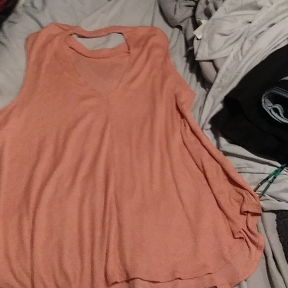 Flowy sleeveless shirt - Picture 2 of 2